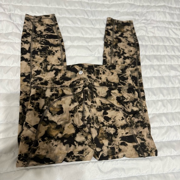 Lululemon Invigorate High-Rise Tight 25"
Dispersed Light Raw Linen Multi - Picture 3 of 5